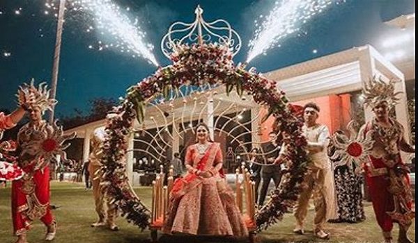 Bollywood entry idea of bride and groom