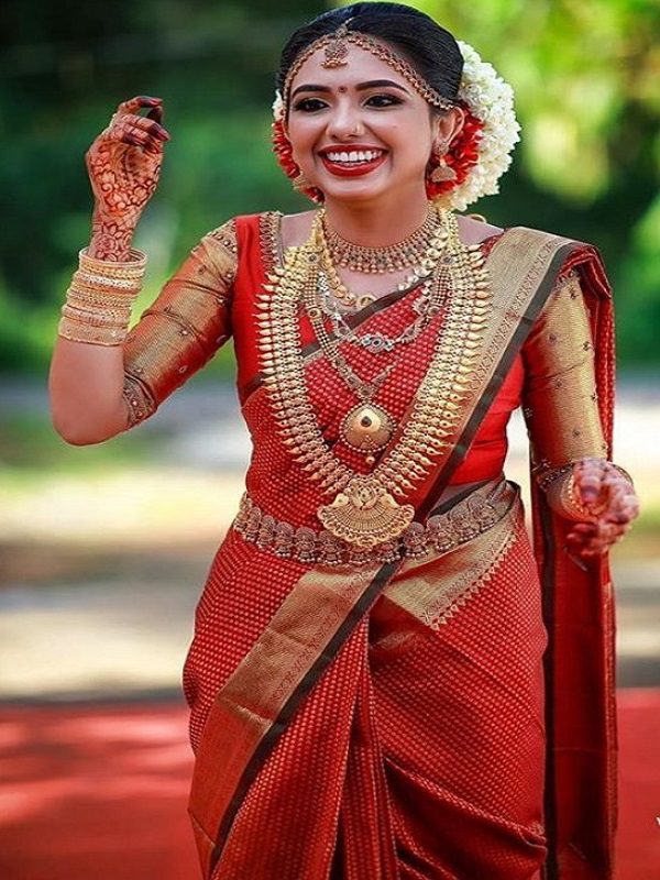 engagement look for south indian bride 